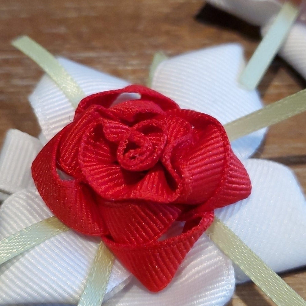 Red Rose Hair Clips Set of 2 Boutique Flower Girl Holiday Hair Bows - Picture 3 of 4